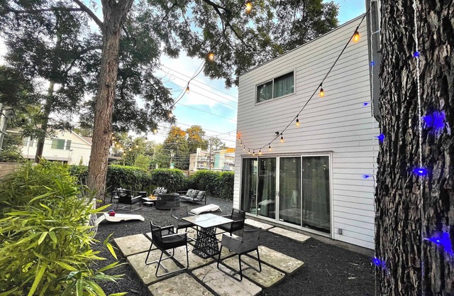 Austin 5BR Icon Mansion—6min to Rainey Street