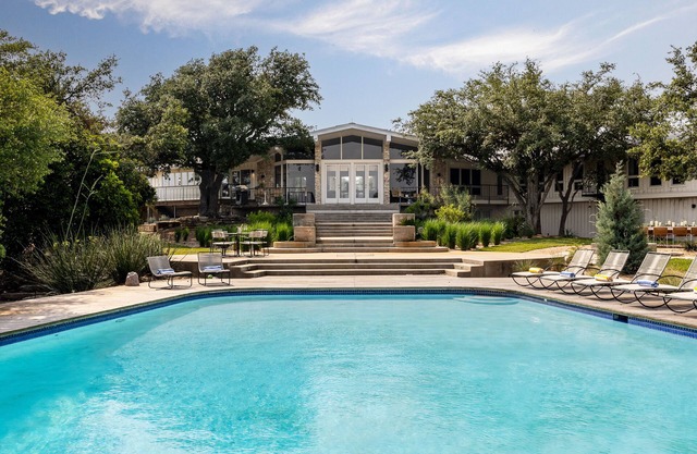 Austin Skyline Views + Private Pool - Brigadoon!