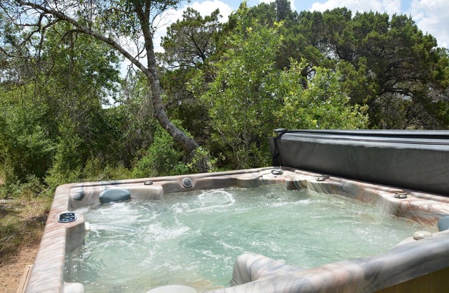 Authentic Log Cabin with Private Hot Tub!