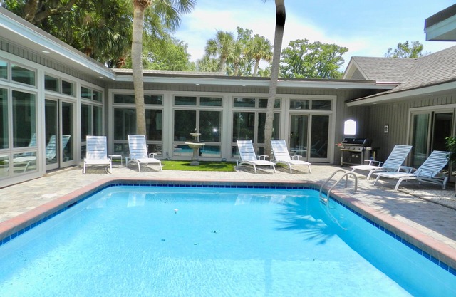 Available for stay in Jan to mid March 2025. Monthly at a reduced rate.