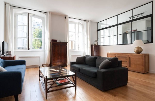 Avenue de Saxe by onefinestay