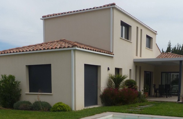 Avignon New house with swimming pool 7 mins from the ramparts