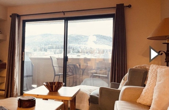 Avon Colorado. condo with views.Seasons building.across from gondola