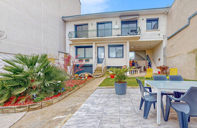 Awesome apartment in Limoges with WiFi