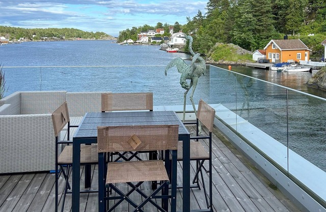 Awesome apartment in Staubø with WiFi
