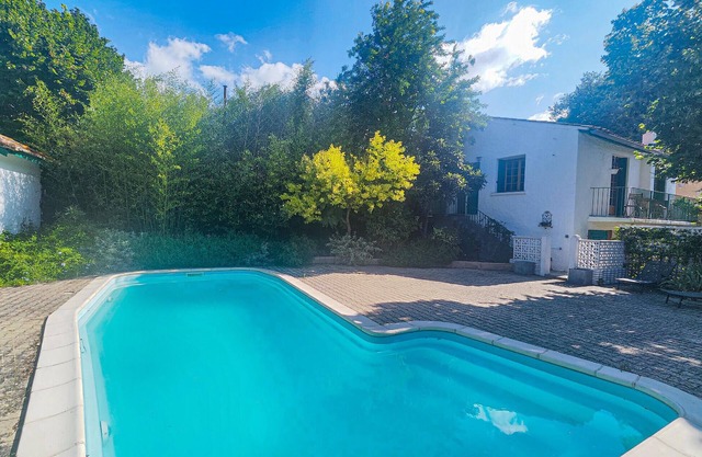 Awesome home in Thézan les Béziers