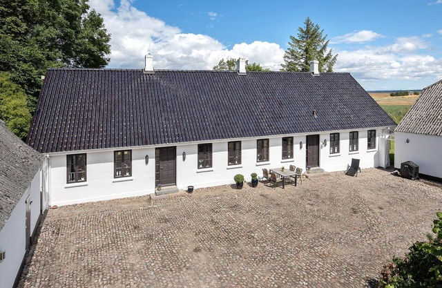 Awesome home in Assens with kitchen