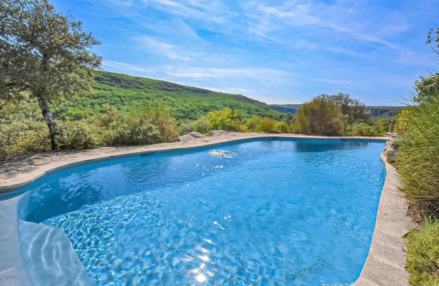 Awesome home in Bonnieux with sauna