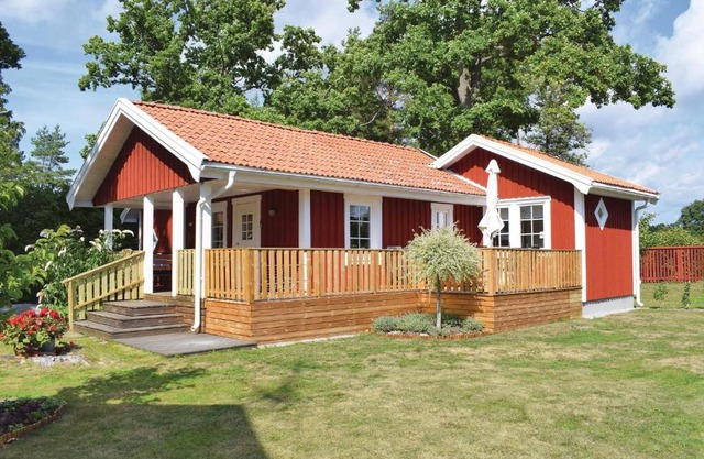 Awesome Home In Löttorp With Kitchen