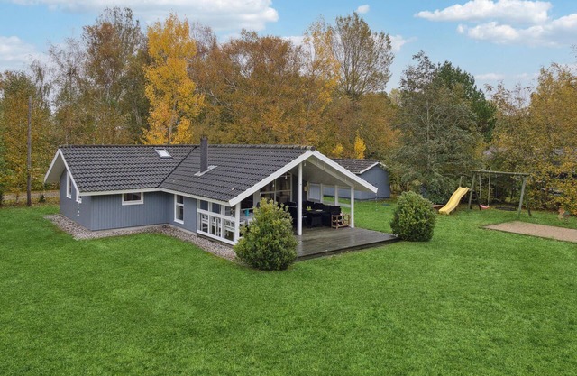 Awesome home in Rødby with kitchen
