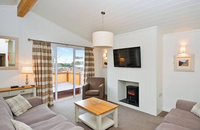 Axbridge Lodge Premier