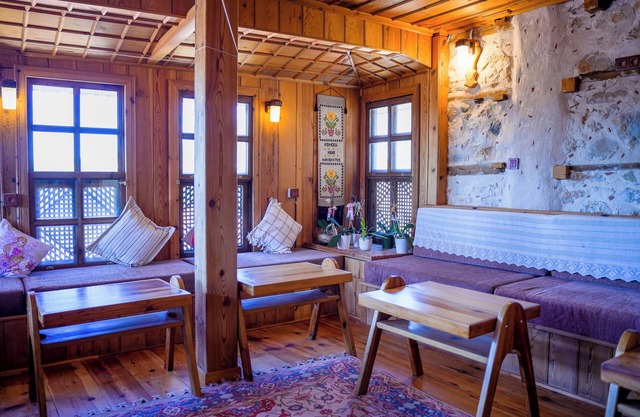 Ayşenaz Hanım Konağı