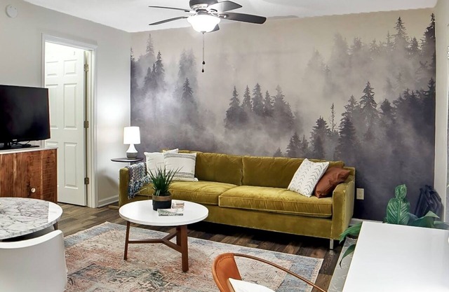 Azalea Cottage - Perfect couples retreat in AVL