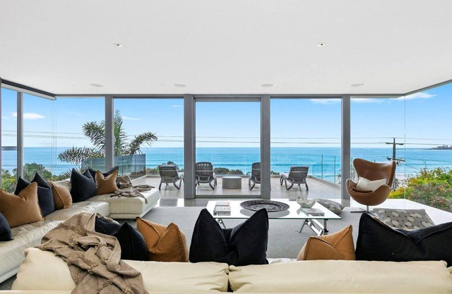 Azure - Absolute Beachfront Luxury, Wifi, Spa