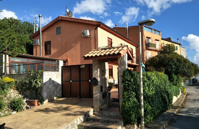 B&B BENJAMAS