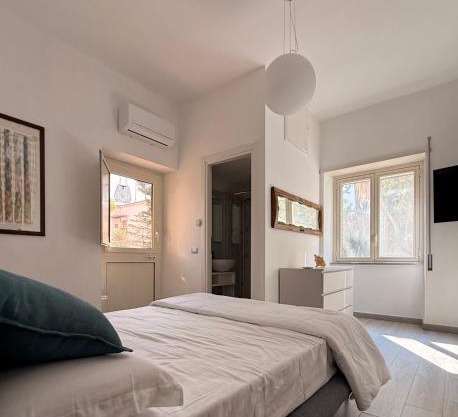 B&B Edda Maison Centralissimo sul Lungomare con Posto Auto e Giardino Privato