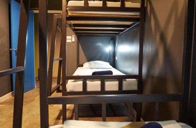 B&B House & Hostel
