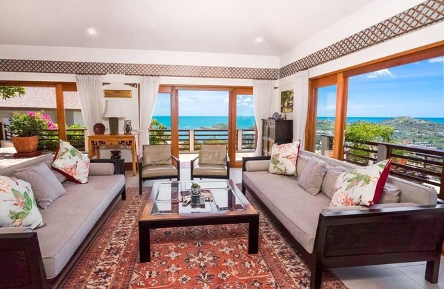 ❤️ Baan Arun ✅ 4 BR Villa ✅ 5 Mins To Beach & Shops ⭐ FREE Airport Transfers
