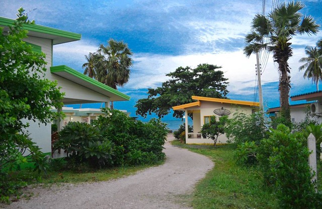 Baan Chomlay Resort