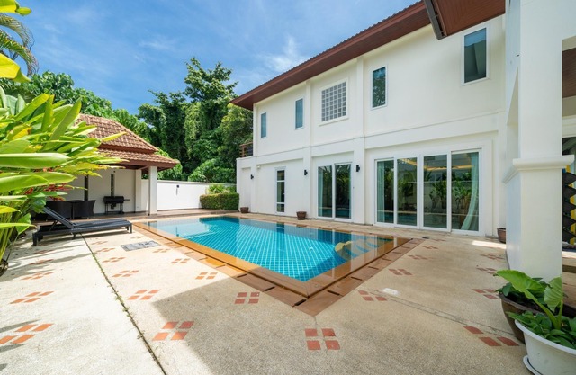 Baan Kaja pool villa near Surin beach