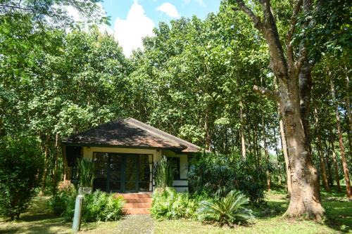 Baan Korbsuk Teak Cabin 1-2