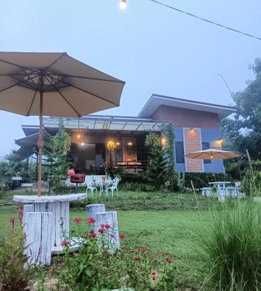 Baan norn nub dao pai