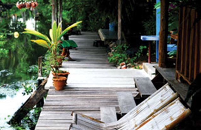 Baan Suanaomsuk