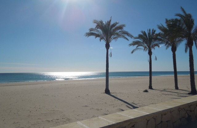 ★ BABYFRIENDLY by the beach: 3 Bedrooms, Terrace, Air con and Pool!