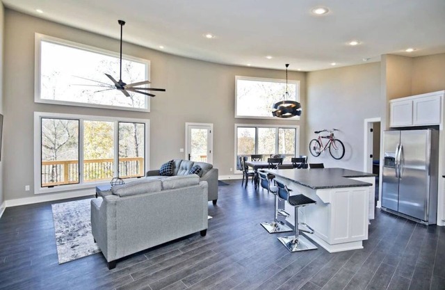 Back 40 ENTRANCE in backyard! 15 minutes to entertainment.