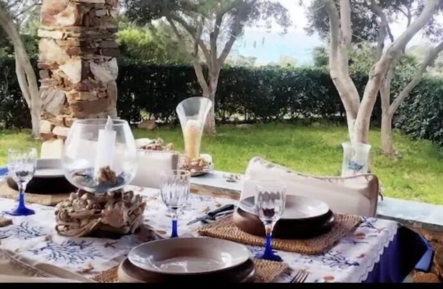 Baia del Corsaro, villa a few meters from the beach