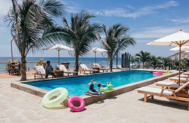 Baja Canoas Hotel