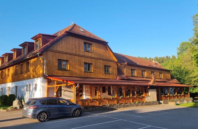Balónový hotel a pivovar Radešín