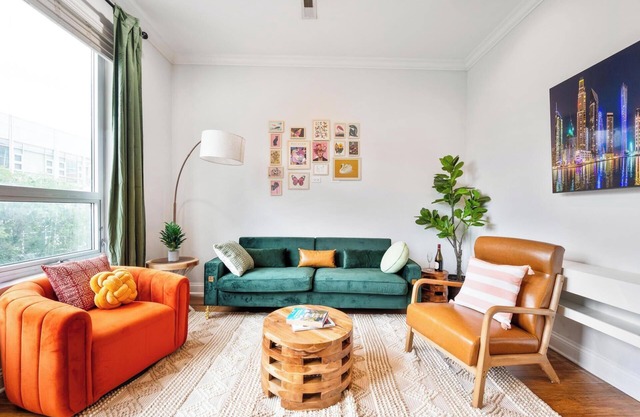 Balcony, Gym, 1 Garage Parking, Sleeps 12!