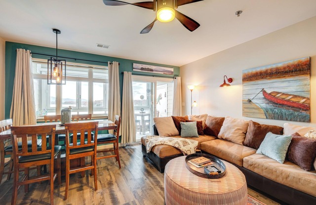 Balcony & Serene Views: Cozy Condo in Huddleston!