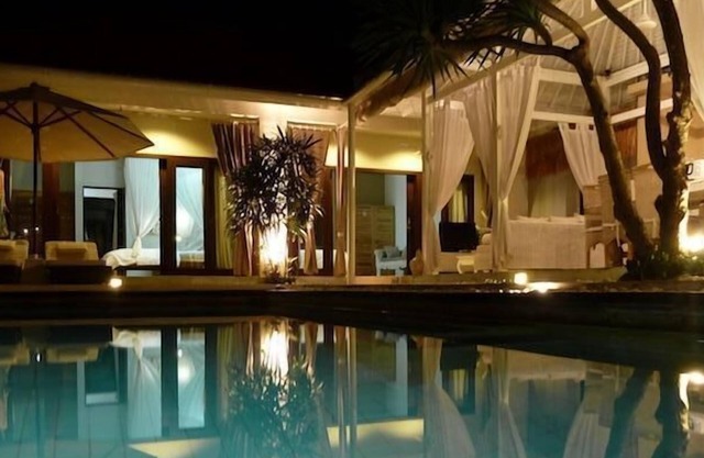 Bali – Seminyak – villa with pool – 6/7 pers.-quiet area in the heart of life