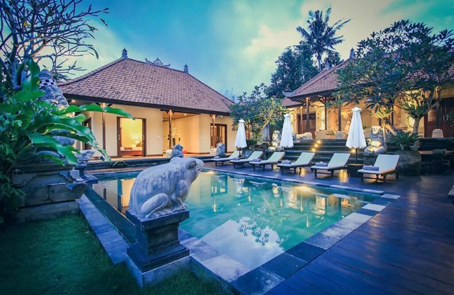 Bali style villa 5 minutes from ubud center!