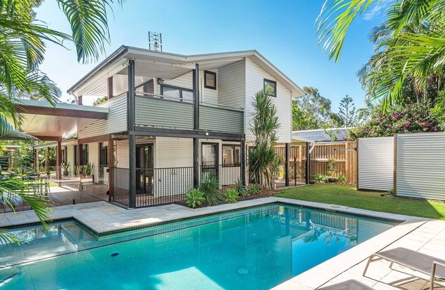Bangalleys - beachside retreat with large pool