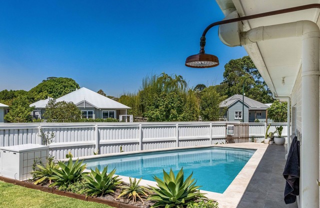 Bangalow Breeze - Lovely pool - Walk to centre