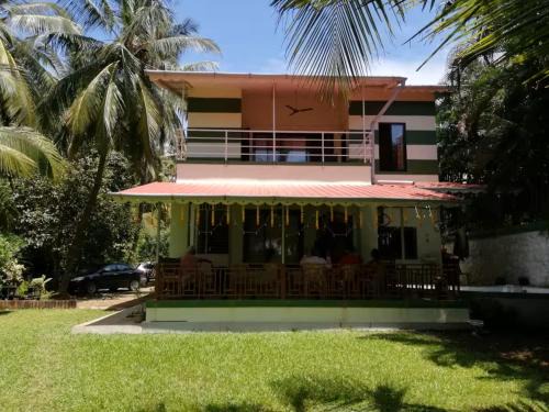 Bapunchi Wadi, beach-house