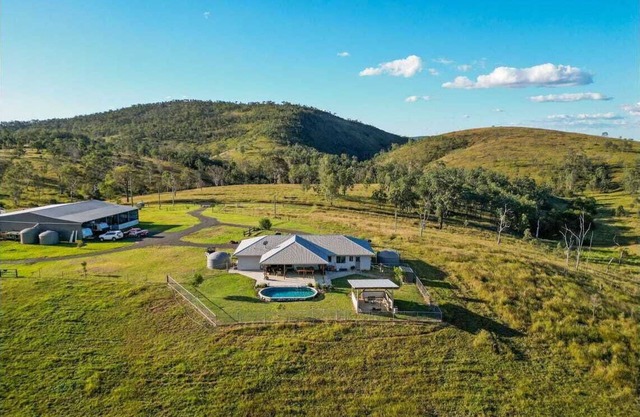 Barakee Homestead Awaits!nEscape to Our Country Oasis nestled in the Scenic Rim!