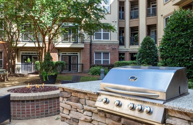 Barsala l Trendy 1BD Escape: Full Kitchen & Scenic Views
