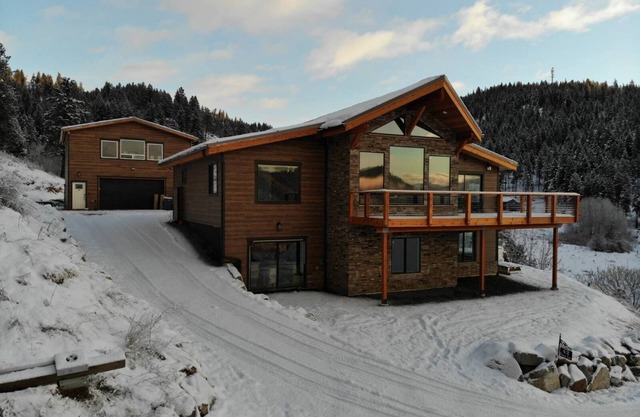 Base Camp Guest House Mountain VIEW, Jacuzzi, Great Location