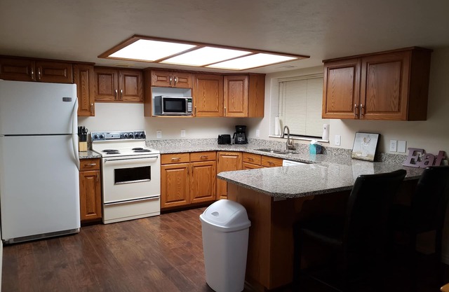 Basement Apartment Minutes from World Class Skiing