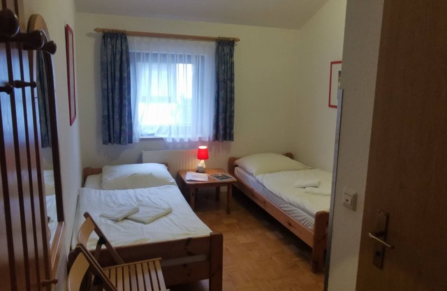 Basic twin room