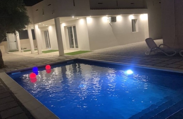 Basil apartment in villa with pool, sea, seaside village Scoglitti