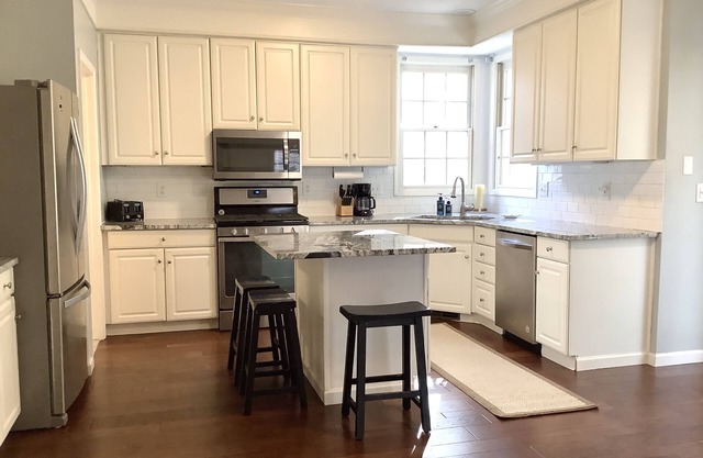 Basset Rd - Spacious & Newly Updated