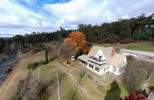 Bathurst 1000 - Jenolan Street Chalet - Ideal Accommodation for Large Groups