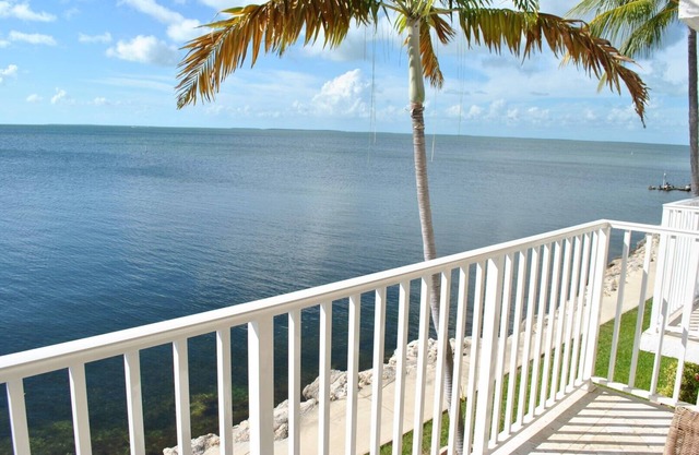 Bay Views from this Charming 2 Bedroom Condo