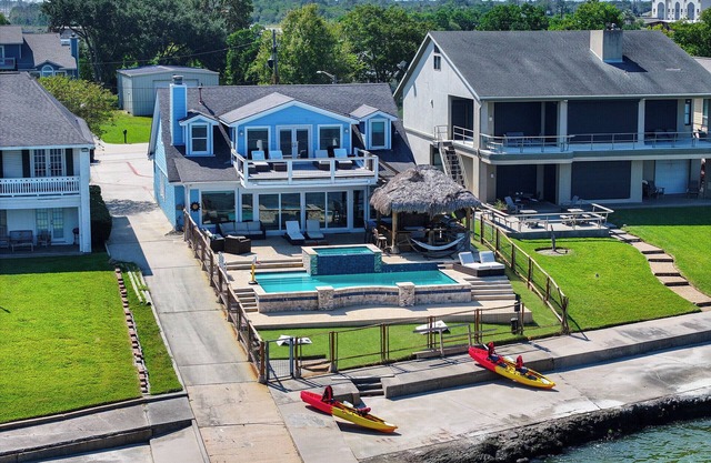 Bayfront Luxury House with Pool near Kemah Boardwalk with Pier