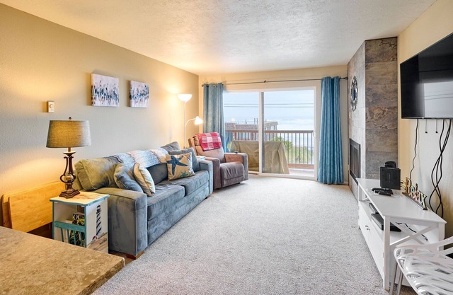 Be More Pacific - A cute ocean view condo with balcony